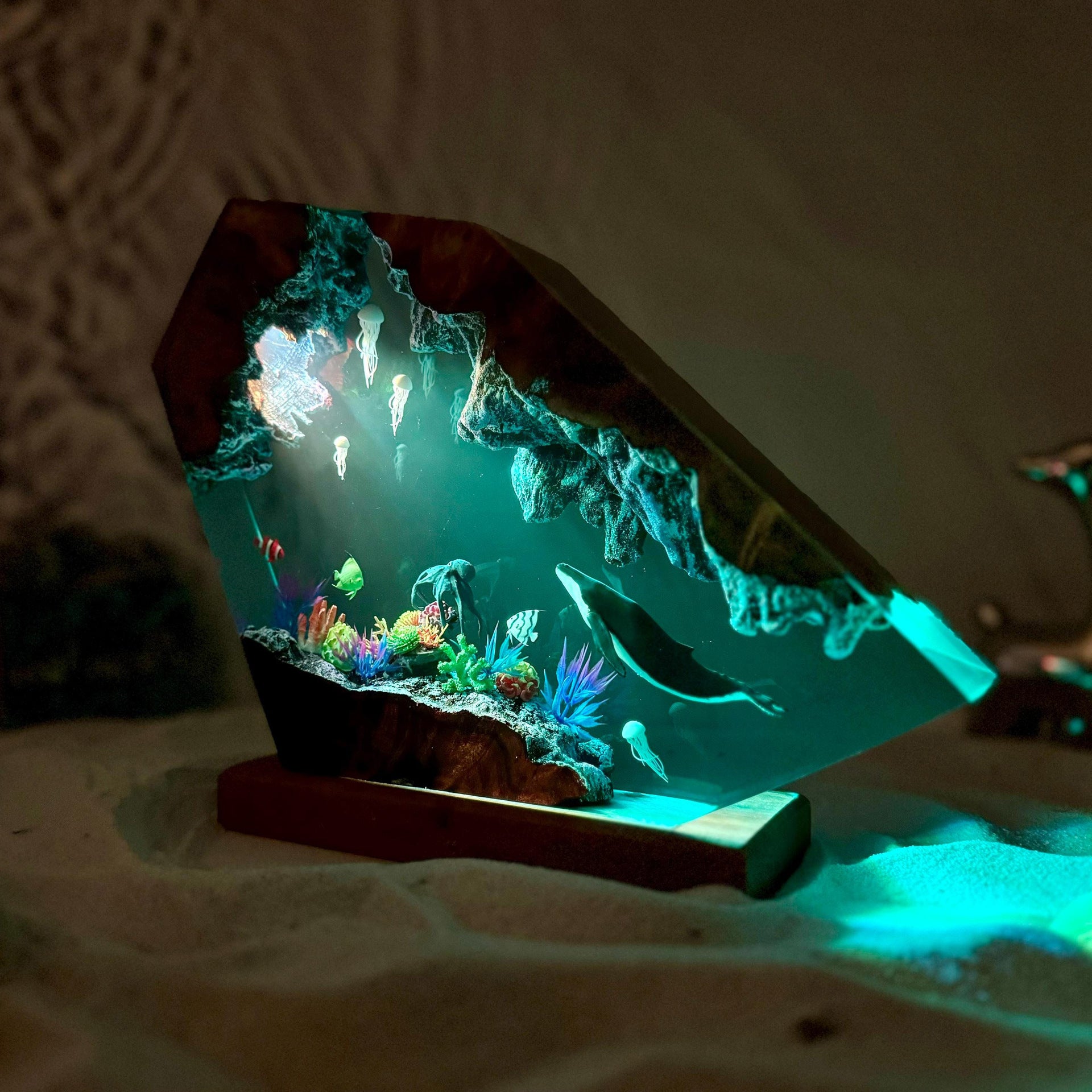 Mareluna — Whale & Jellyfish Resin Night Light — detail view 4