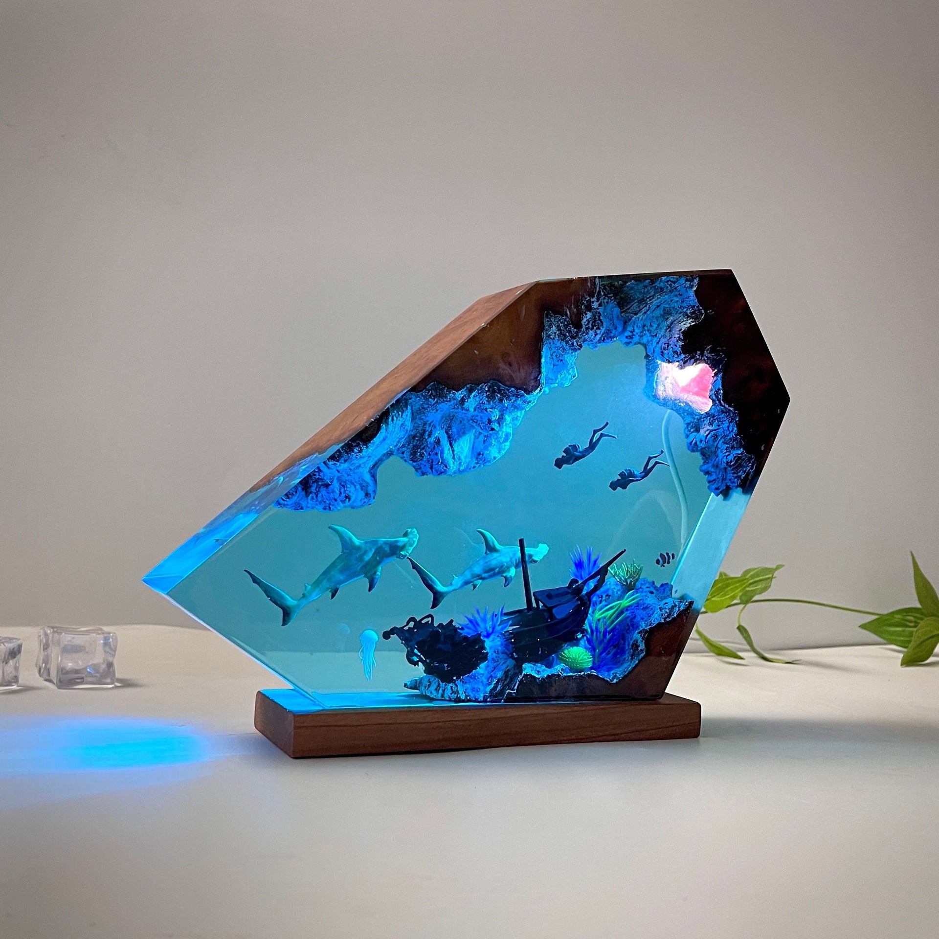 Abyss — Hammerhead Shark Resin Lamp — detail view 3